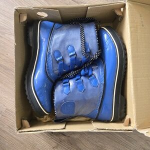 Sorel size 10 blue rain boots euc